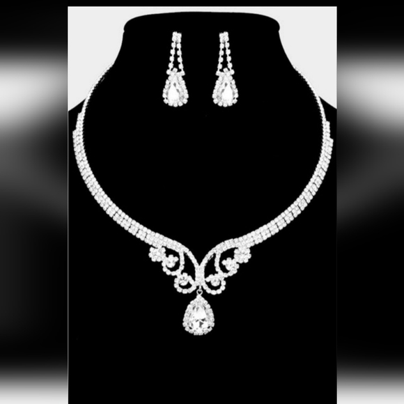 Floral Laurel CZ Stone Cluster Accent Teardrop Cluster Dangle Rhinestone Paved Necklace main image 1